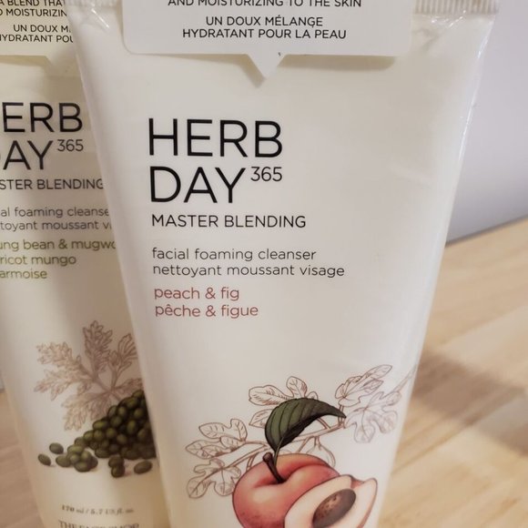 3X The Face Shop Herb Day Master Blending Cleanser, Aloe, Peach & Mung Bean - Picture 3 of 5
